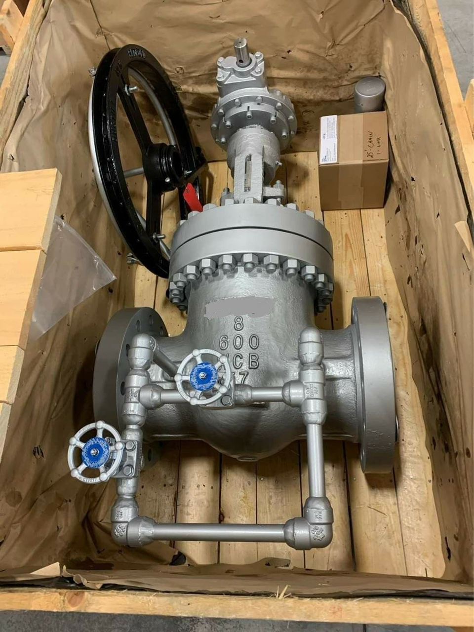 L&T pressure seal gate valve flanged end 2